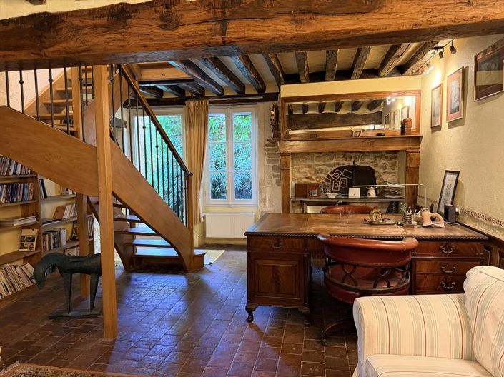 Image No.20-5 Bed House for sale