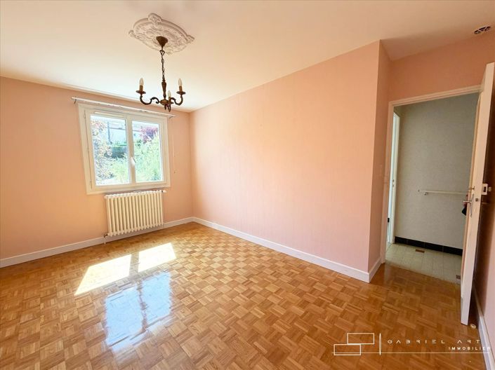 Image No.10-4 Bed House for sale