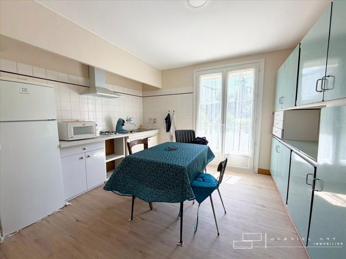 Image No.2-4 Bed House for sale