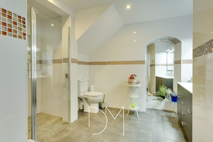 Image No.18-4 Bed House for sale