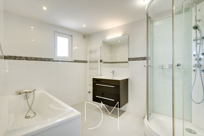 Image No.25-4 Bed House for sale