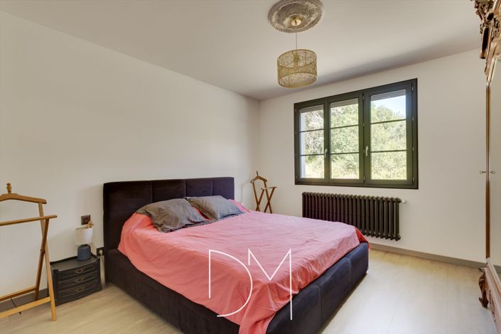 Image No.18-4 Bed House for sale