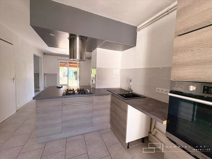Image No.11-3 Bed House for sale