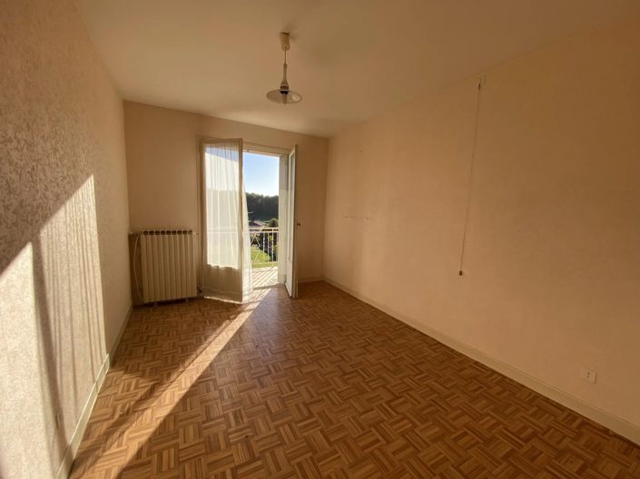 Image No.7-5 Bed House for sale