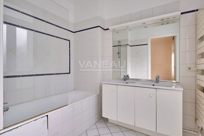 Image No.20-4 Bed Apartment for sale