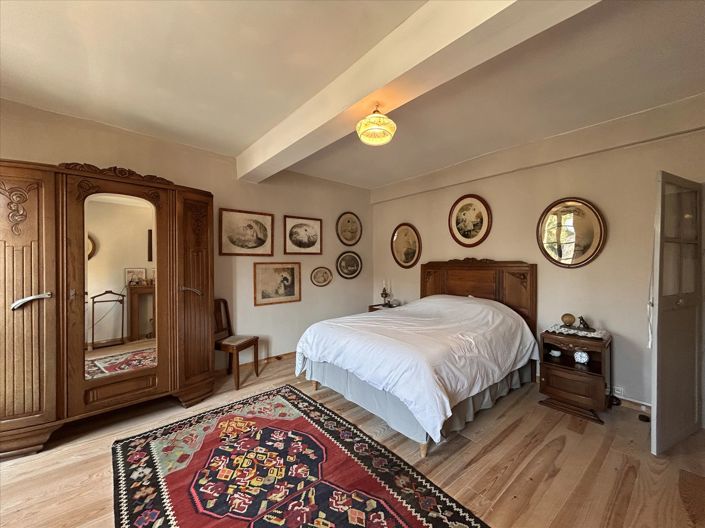 Image No.11-6 Bed House for sale