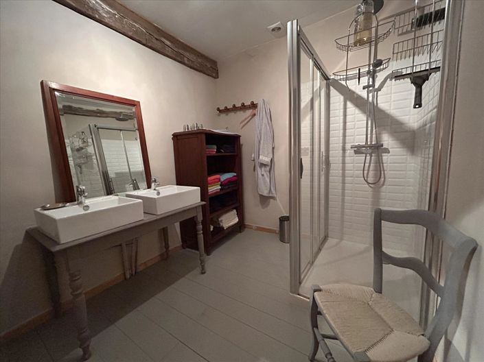 Image No.17-6 Bed House for sale