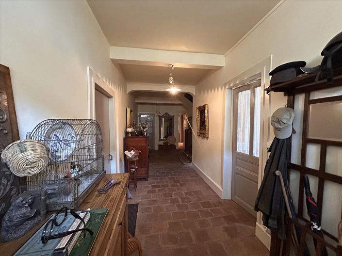 Image No.2-6 Bed House for sale