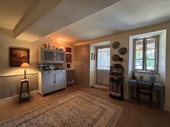 Image No.7-6 Bed House for sale