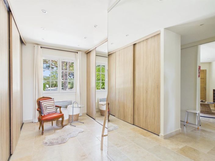 Image No.23-5 Bed House for sale