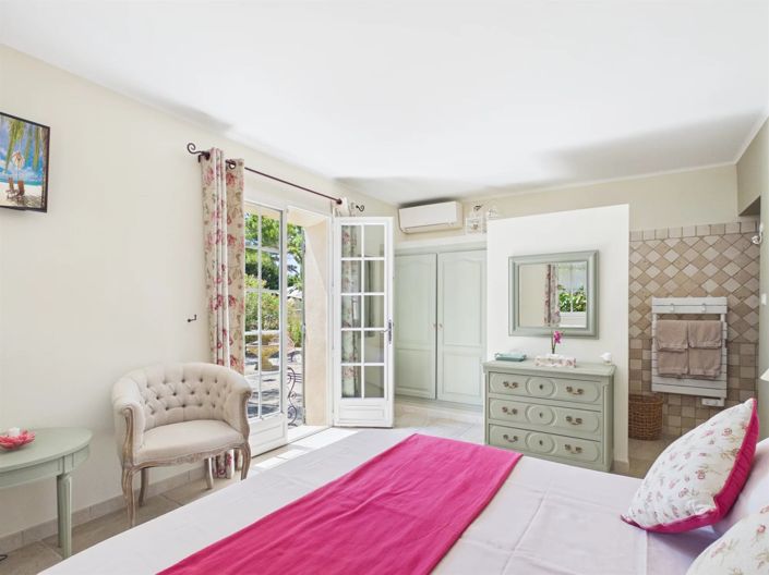 Image No.28-5 Bed House for sale