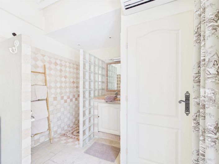 Image No.34-5 Bed House for sale