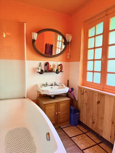 Image No.18-4 Bed House for sale