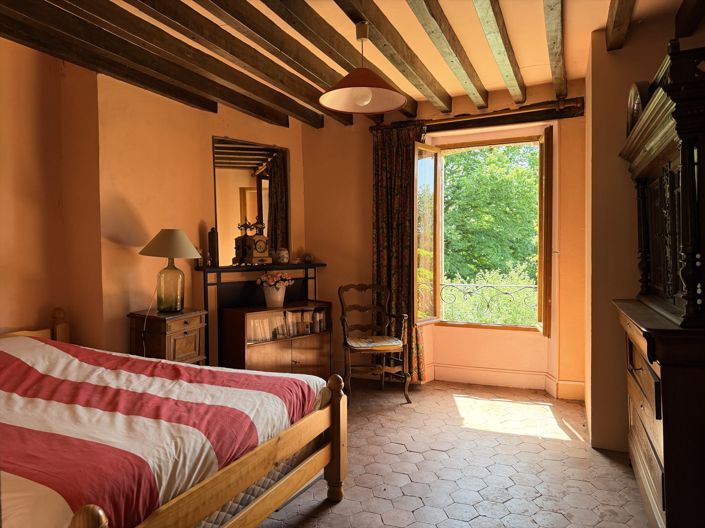 Image No.19-4 Bed House for sale