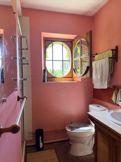 Image No.25-4 Bed House for sale