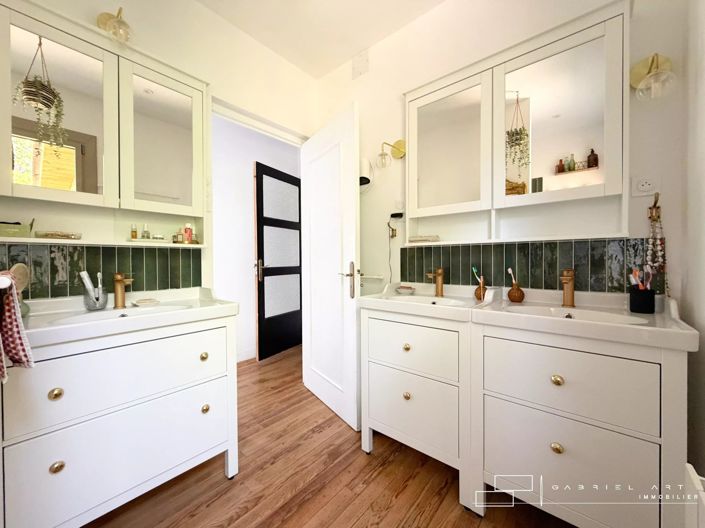 Image No.13-3 Bed House for sale