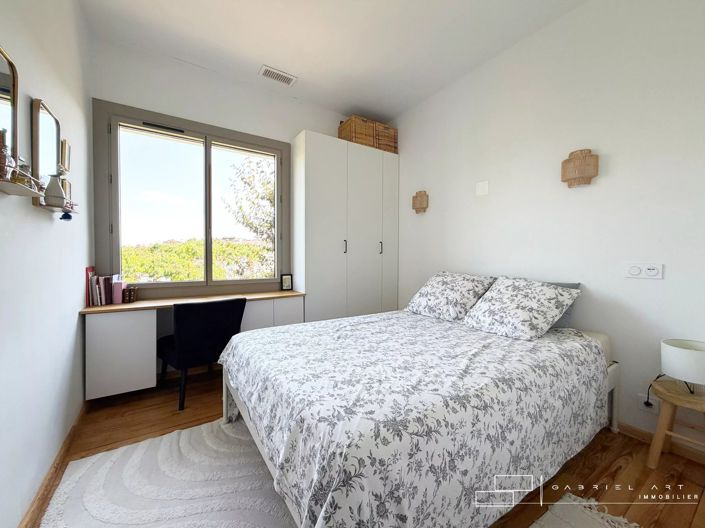 Image No.15-3 Bed House for sale
