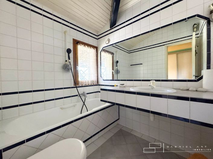 Image No.12-4 Bed House for sale