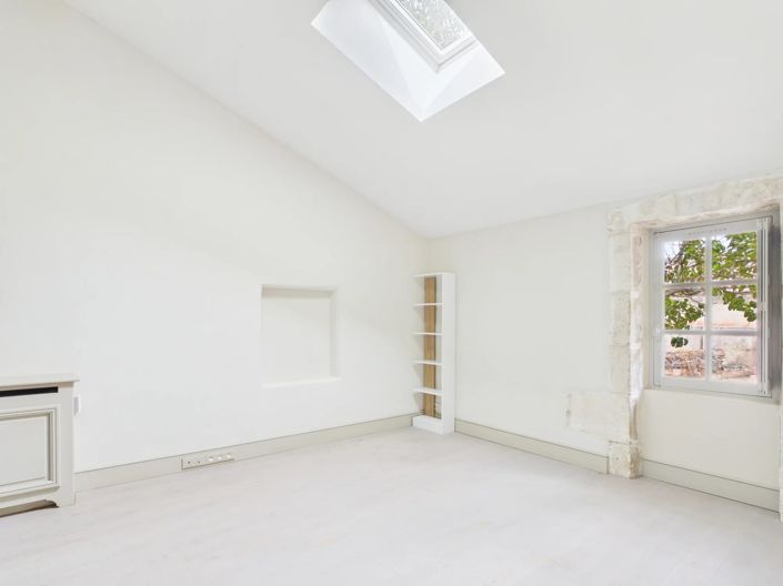 Image No.19-5 Bed House for sale