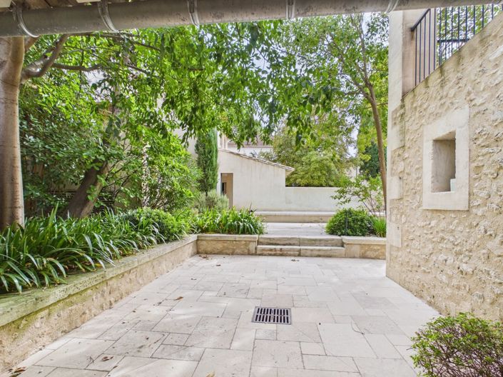 Image No.6-5 Bed House for sale