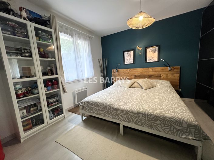 Image No.6-3 Bed House for sale