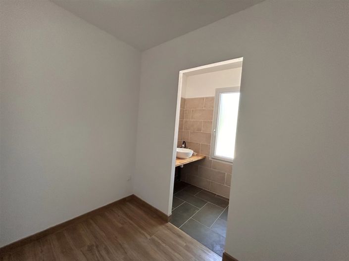 Image No.16-3 Bed House for sale