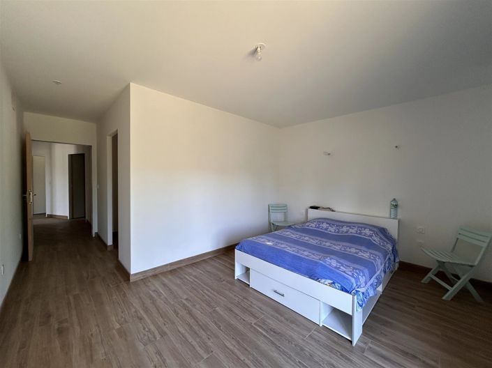 Image No.19-3 Bed House for sale
