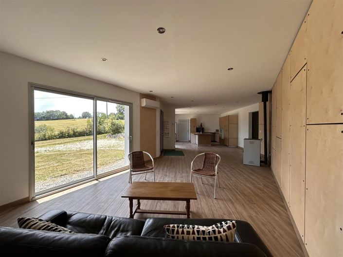 Image No.4-3 Bed House for sale