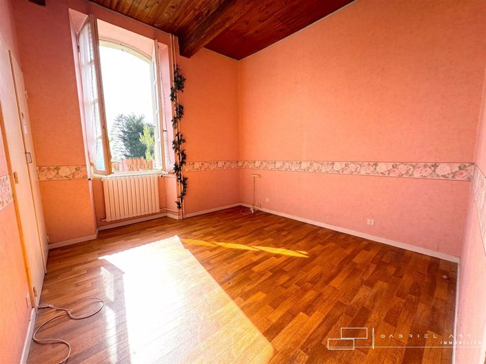 Image No.10-5 Bed House for sale
