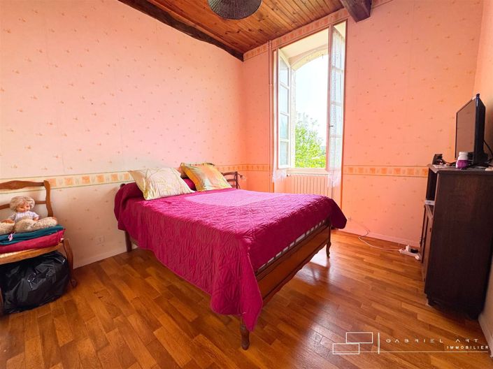 Image No.9-5 Bed House for sale