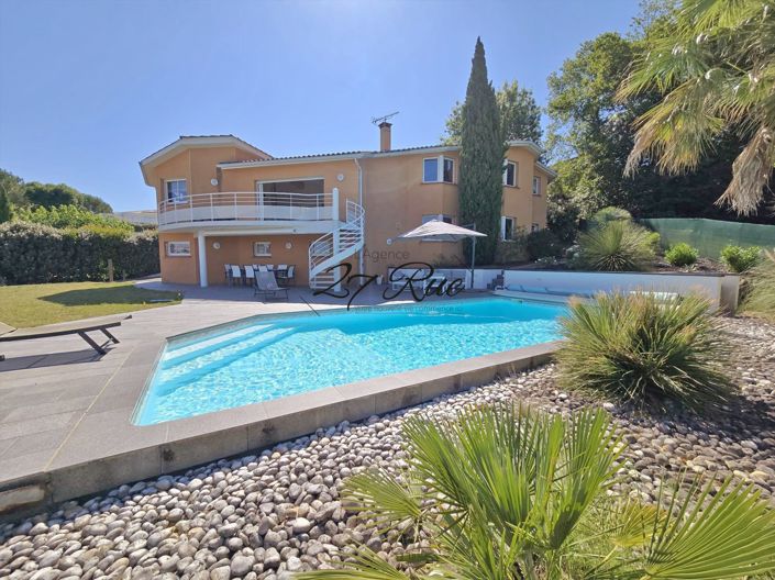 Image No.6-4 Bed Property for sale
