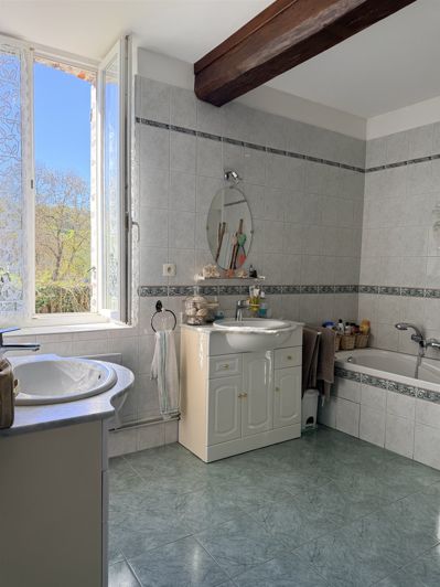 Image No.12-4 Bed House for sale