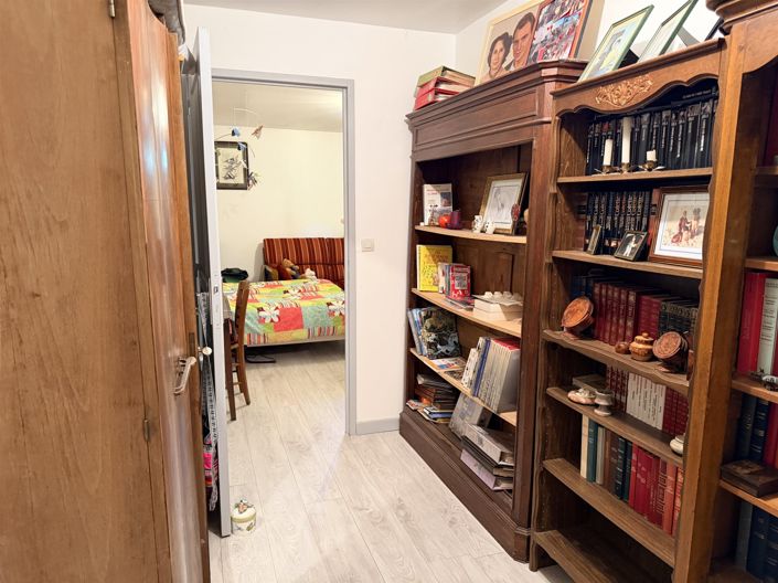 Image No.18-4 Bed House for sale