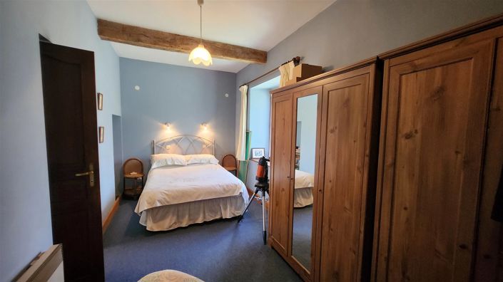 Image No.10-3 Bed House for sale