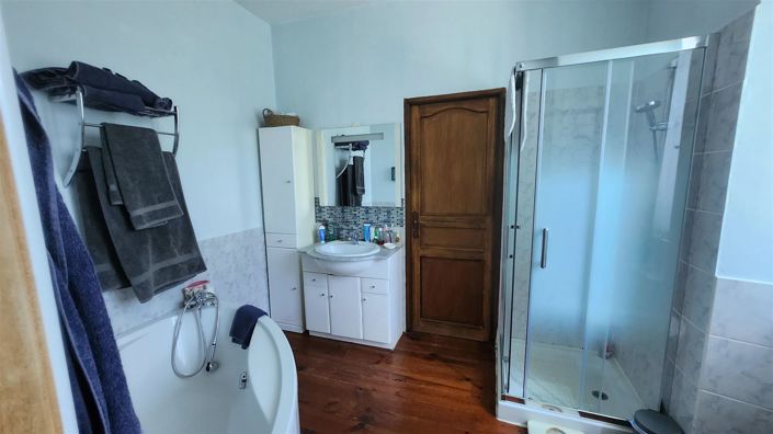 Image No.14-3 Bed House for sale