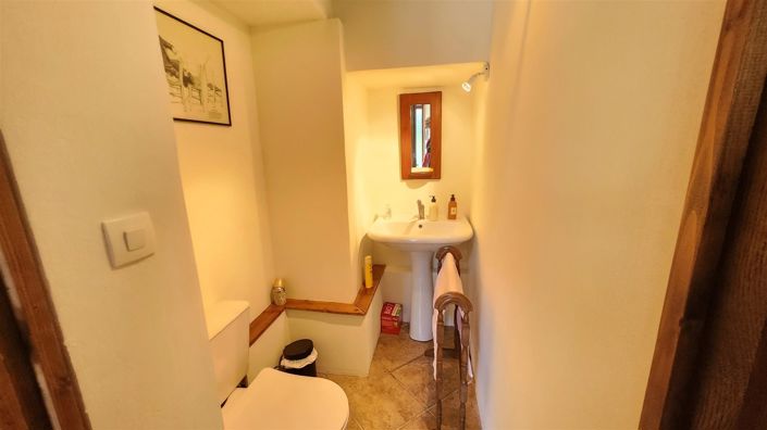 Image No.21-3 Bed House for sale