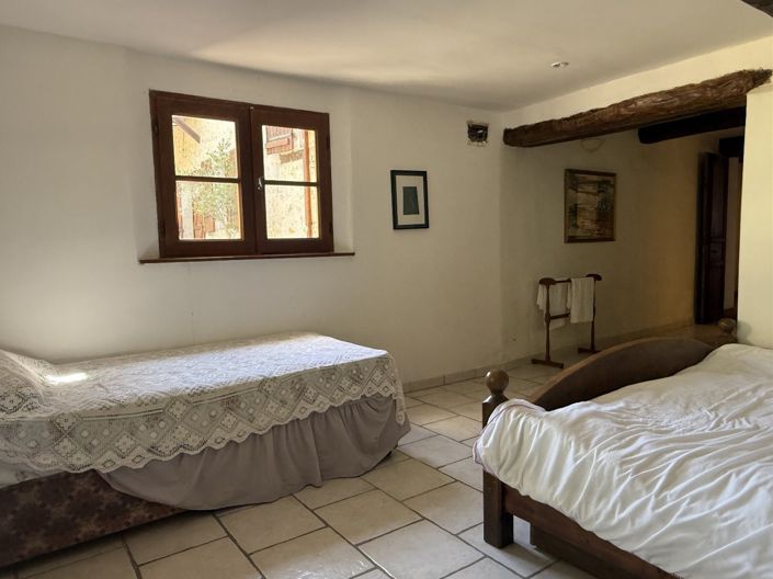 Image No.19-5 Bed House for sale