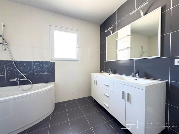 Image No.18-4 Bed House for sale