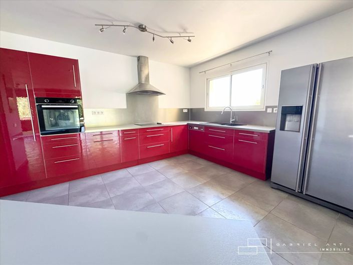 Image No.2-4 Bed House for sale