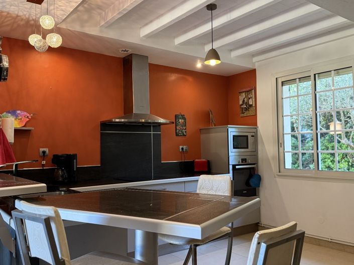 Image No.19-4 Bed House for sale