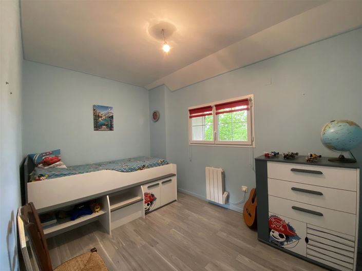 Image No.10-3 Bed House for sale