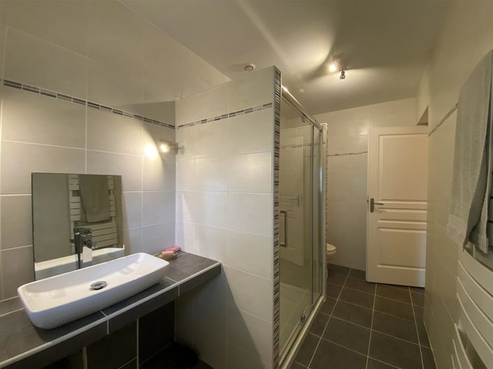 Image No.12-3 Bed House for sale