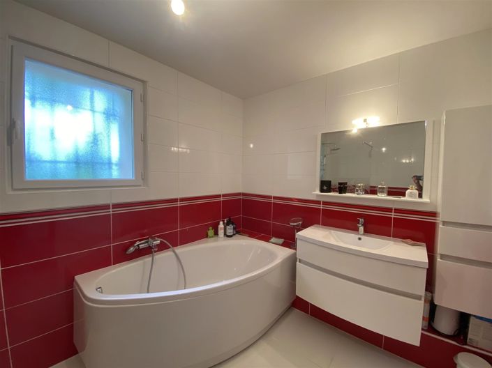 Image No.6-3 Bed House for sale