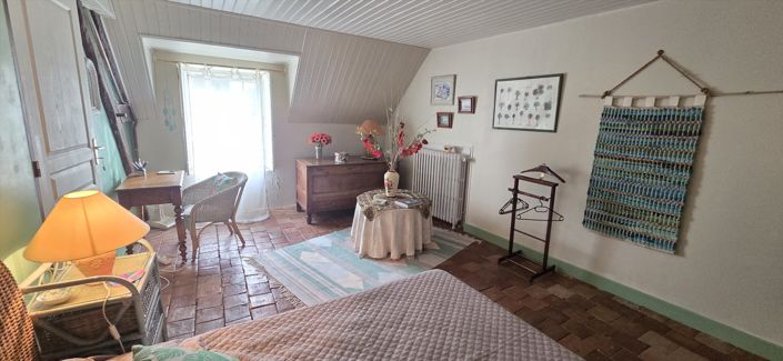 Image No.24-4 Bed House for sale