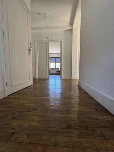 Image No.4-9 Bed House for sale