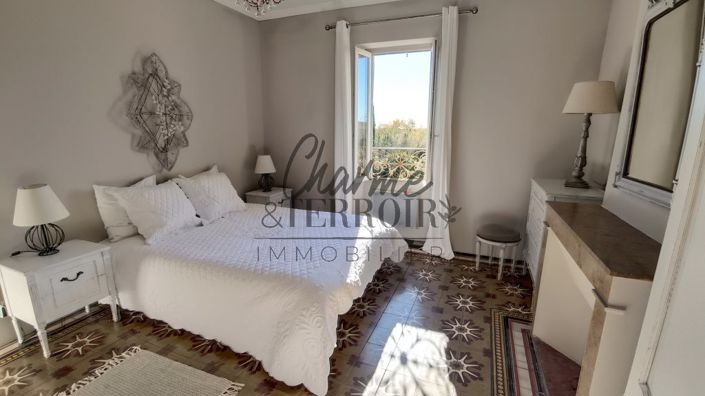Image No.18-5 Bed House for sale