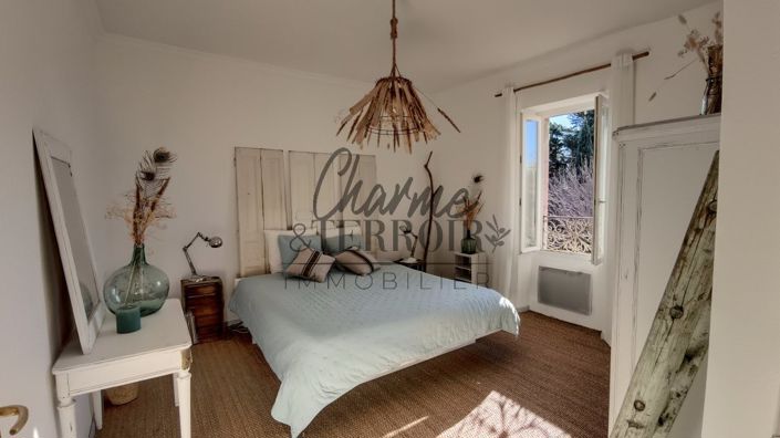 Image No.24-5 Bed House for sale