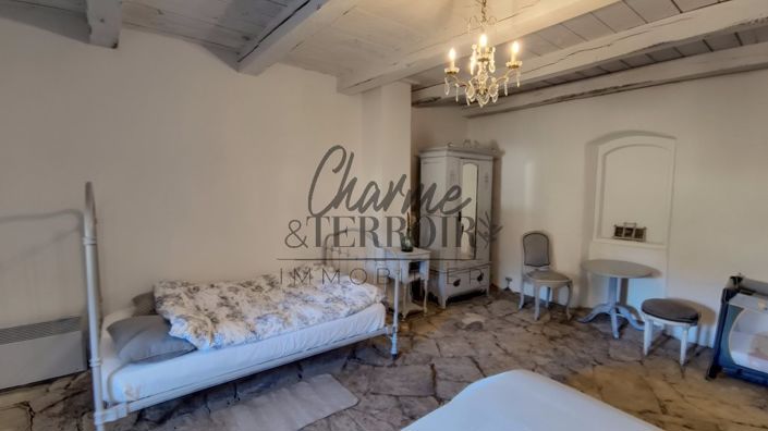 Image No.26-5 Bed House for sale
