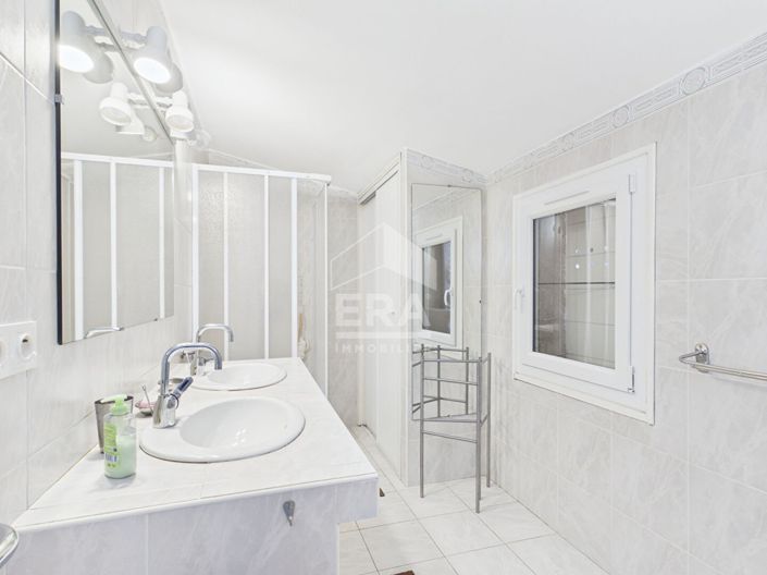 Image No.14-5 Bed House for sale