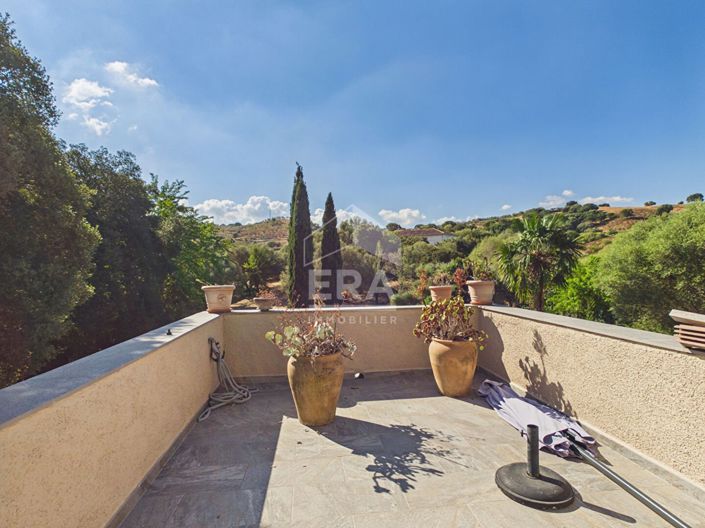 Image No.16-5 Bed House for sale